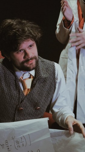 Adaptação de Machado de Assis chega ao palco do Teatro Vannucci em agosto